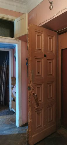 Шокирующее начало: обрушенные перекрытия и трещины в стенах фото 8