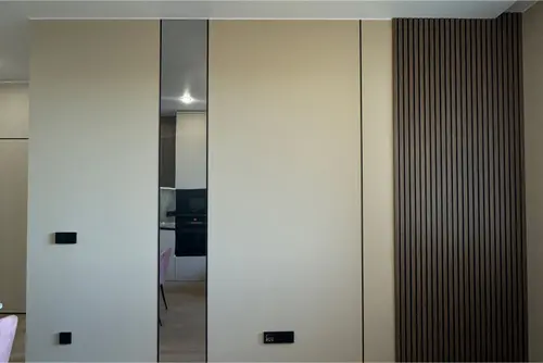 Отделка стен в зале