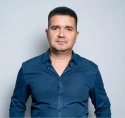 Фото сотрудника Тимур Манеров