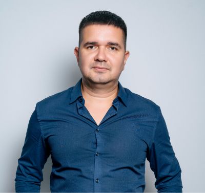 Тимур Манеров